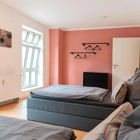Three / Wifi / Netflix / 3 Getrennte Betten Chemnitz